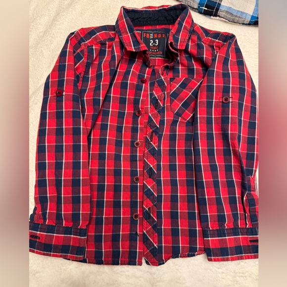 Bundle Of 2 Boys Button Down Collar Shirts Size 2T And 2-3 Years - Picture 4 of 5